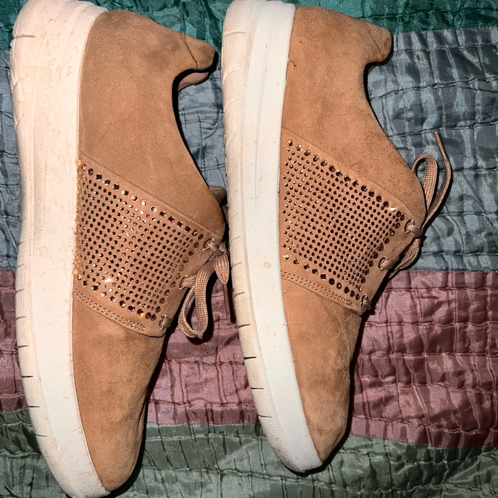 Fitflop size 11 women’s Tan Suede Sneakers with Studded Detail
